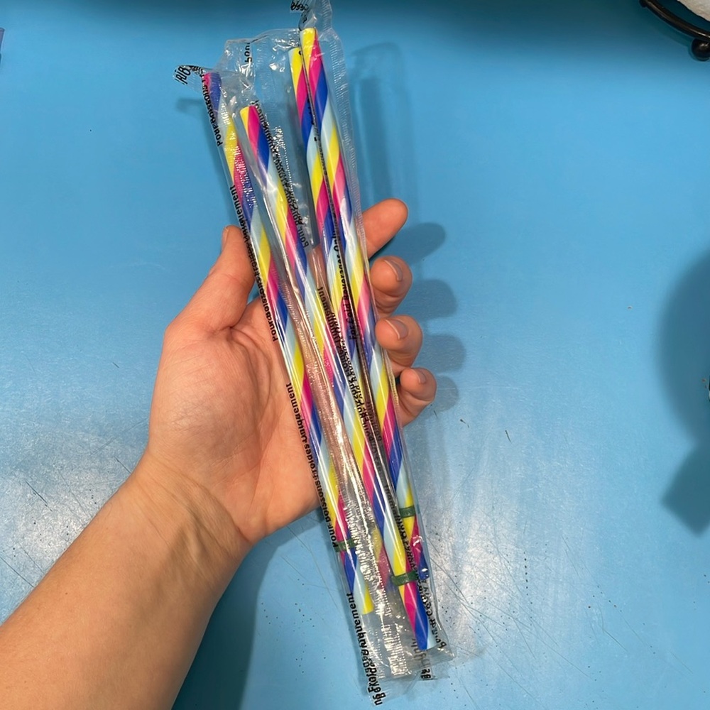 Starbucks rainbow straws cold beverage limited edition ! (4 total)